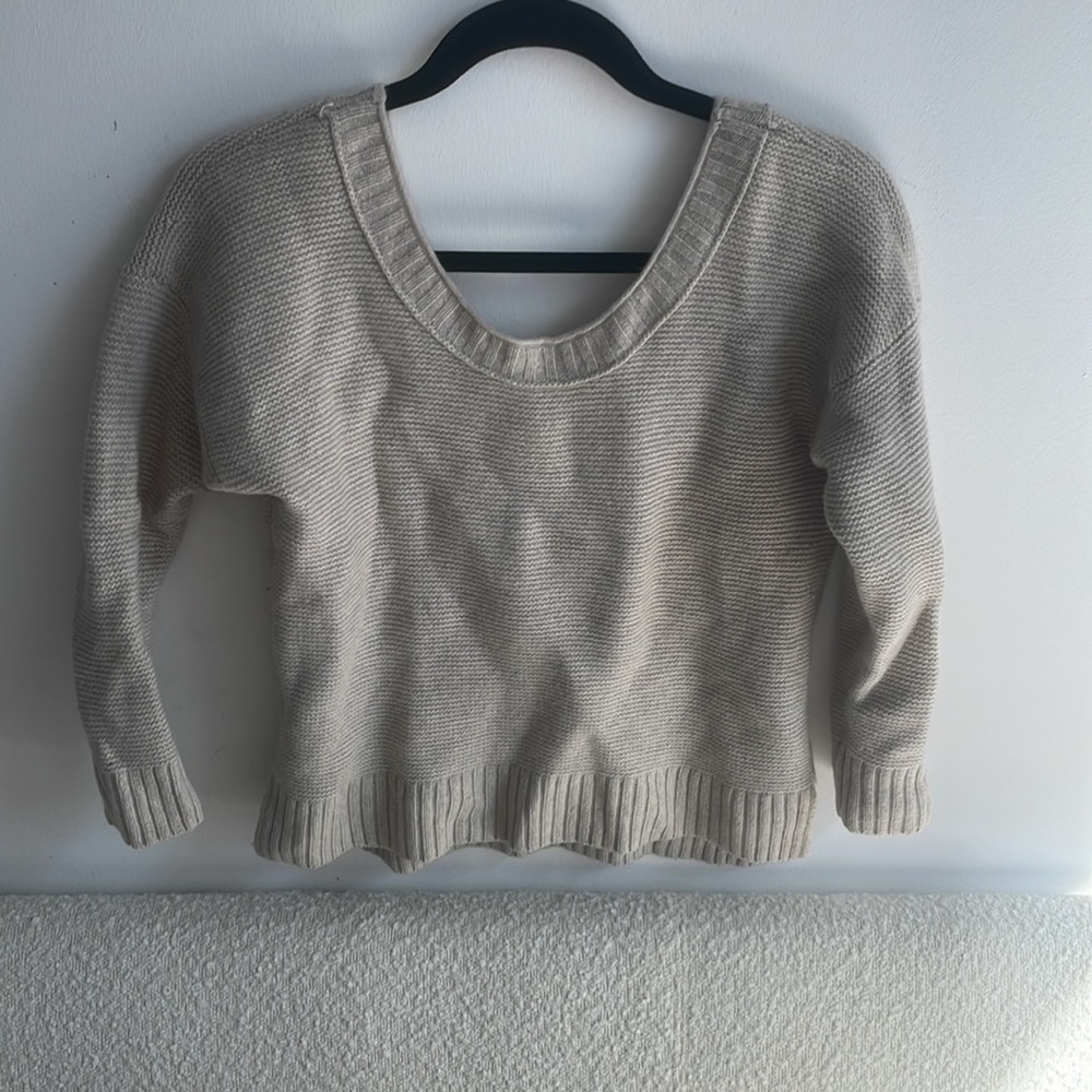 Club Monaco 100% cashmere sweater